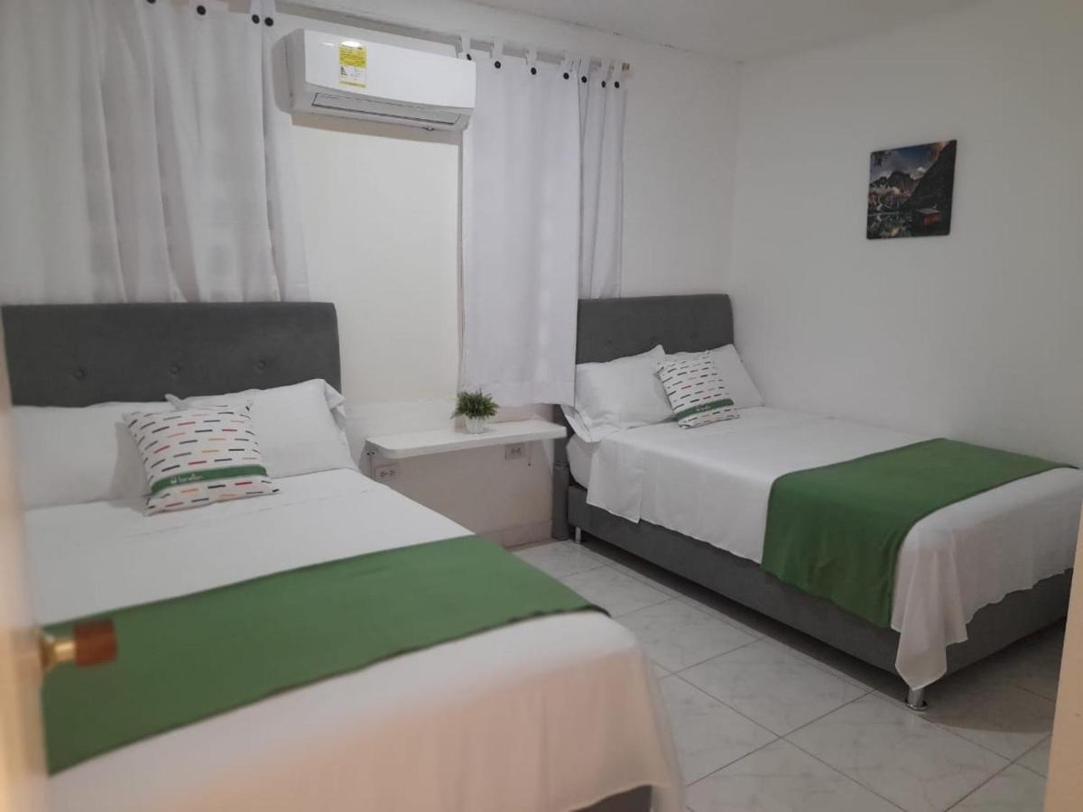 Tita'S Airport Hotel Cartagena Kültér fotó
