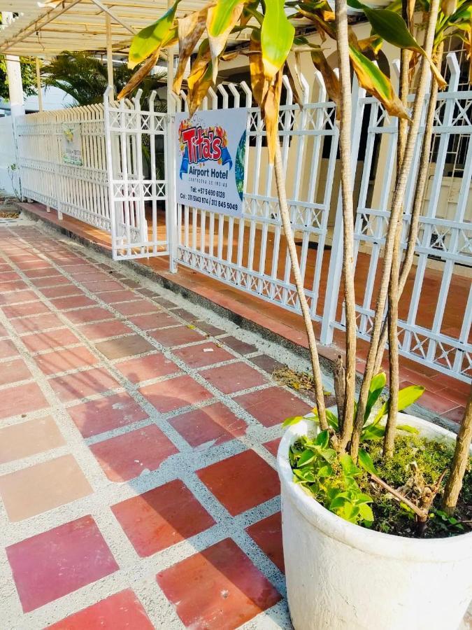 Tita'S Airport Hotel Cartagena Kültér fotó